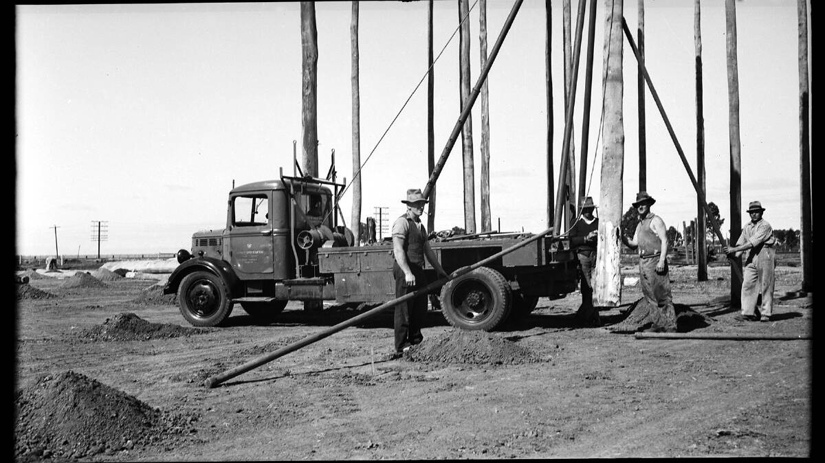 BEGINNINGS: The Stick Shed construction, 1941.