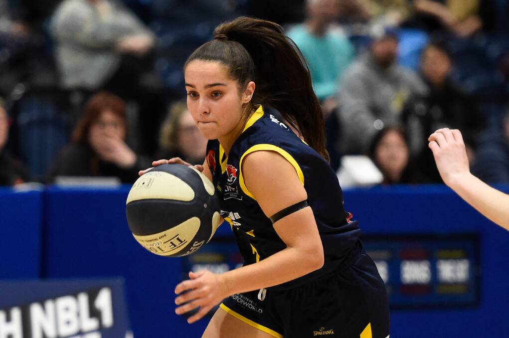 Jemma Amoore was one of three Miners to score 13 points in the Miners Youth league loss to Dandenong. Picture by Adam Trafford