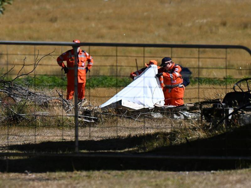 Search crews have scoured a large area of Ballarat looking for a missing mother of three. (James Ross/AAP PHOTOS)