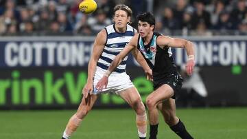 Young Port Adelaide ruck Dante Visentini (r) gets his chance to impress against the Cats again. (Julian Smith/AAP PHOTOS)